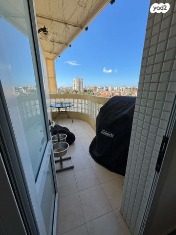 גג/ פנטהאוז, חנה ומיכאל לוין, רביבים, גני ראשון, ראשון לציון