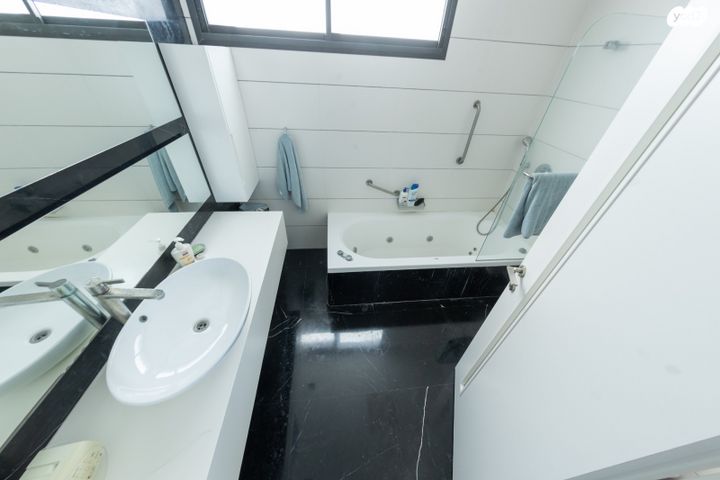 בית פרטי/ קוטג', הזוהר 14, נוף הטיילת, נתניה