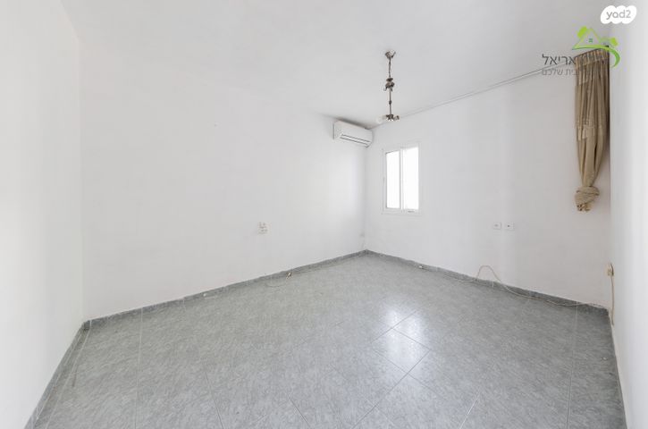 דירה, הסביונים, רובע א', אריאל