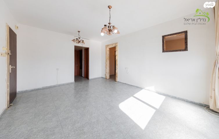 דירה, הסביונים, רובע א', אריאל