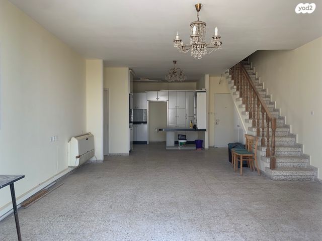 גג/ פנטהאוז, ארתור רופין 3, לב המושבה / מרכז העיר, פתח תקווה