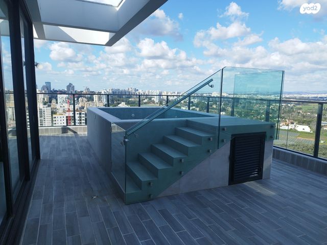 גג/ פנטהאוז, הוד השרון