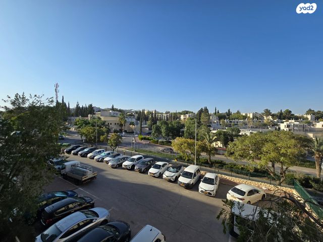 דירה, מבוא הגבים, הנחלים, מעלה אדומים