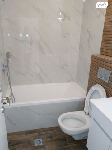 דירה, ראובן מס, רמות, ירושלים