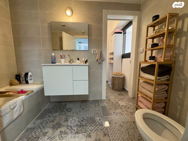 דירה, ישראל זנגוויל, צפון מזרח מרכז העיר, נתניה