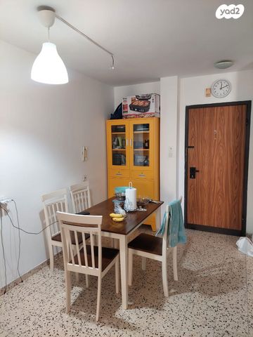 דירה, רמות יצחק, נשר