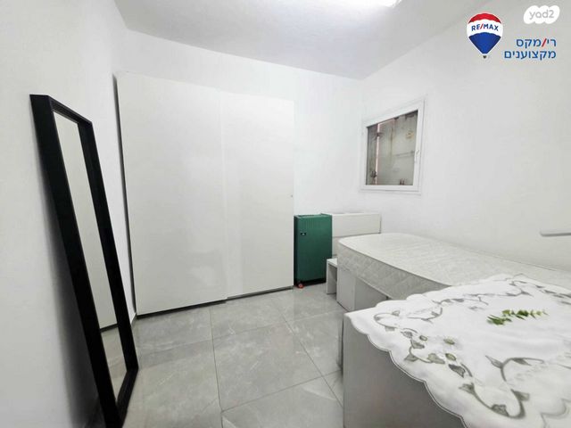 דירה, הרב עובדיה יוסף 2, חדרה