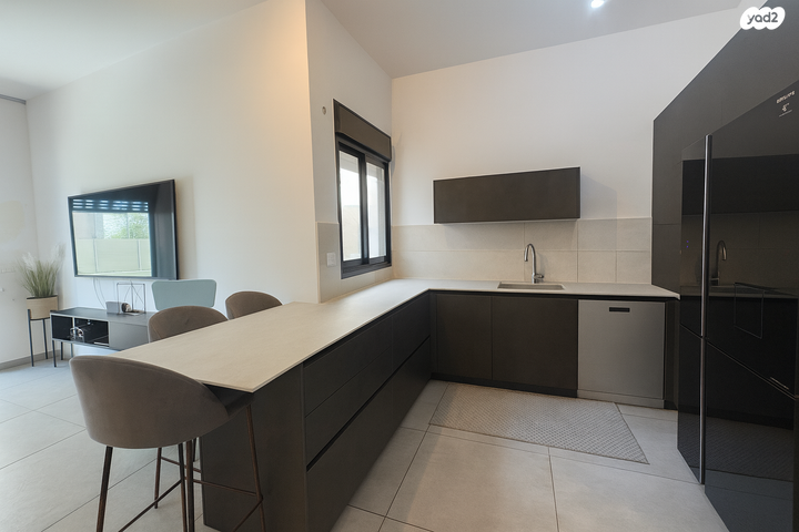 דירת גן, אור ים, אור עקיבא