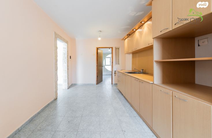 דירה, הסביונים, רובע א', אריאל