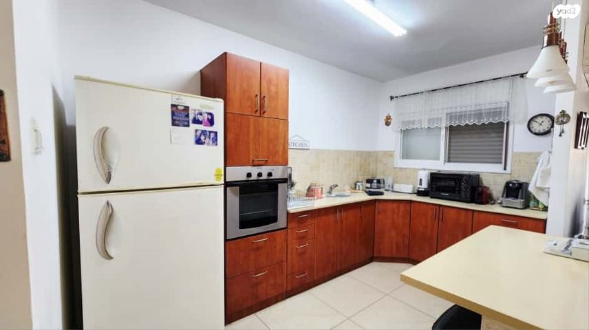 דירה, האלונים 18, קרית ביאליק