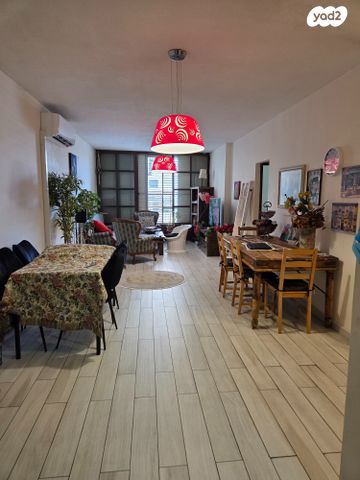 דירה, עזרא, ג' / מרכז מזרח העיר, רחובות