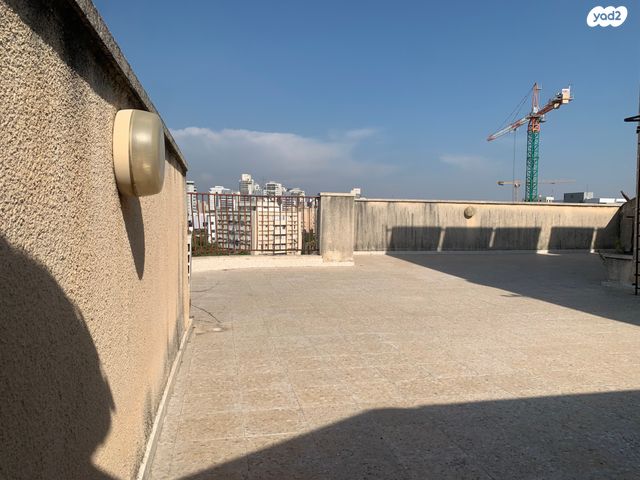 גג/ פנטהאוז, ארתור רופין 3, לב המושבה / מרכז העיר, פתח תקווה