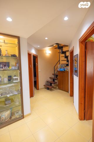 דו משפחתי, עתלית