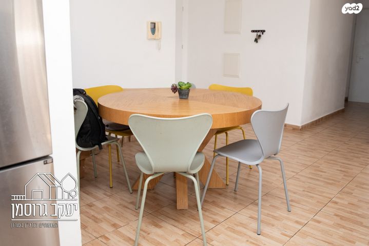 דירה, צור יצחק, צור יצחק