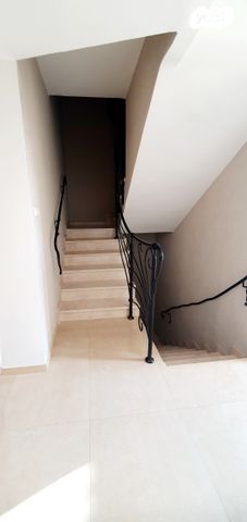 בית פרטי/ קוטג', האלה, צמח השדה, מעלה אדומים