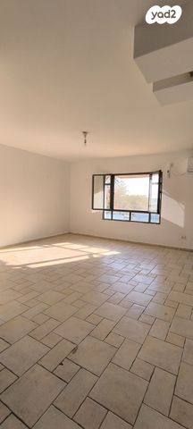 דירה, בנימינה גבעת עדה