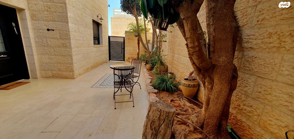 בית פרטי/ קוטג', האלה, צמח השדה, מעלה אדומים