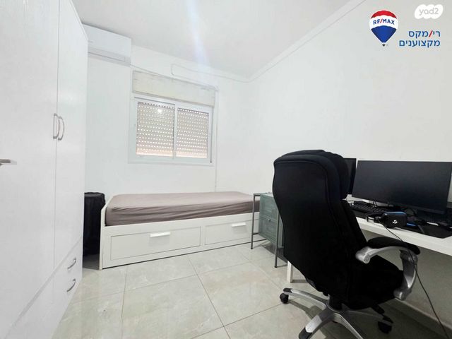 דירה, הרב עובדיה יוסף 2, חדרה