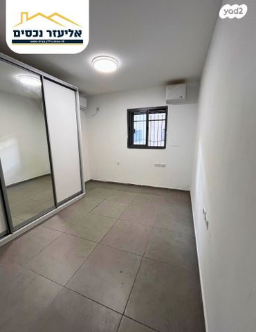 דירה, האחים, נווה שמיר רמת בית שמש ה-1, בית שמש