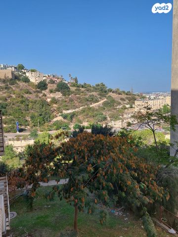 דירה, רמות יצחק, נשר