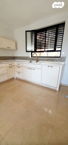 בית פרטי/ קוטג', האלה, צמח השדה, מעלה אדומים