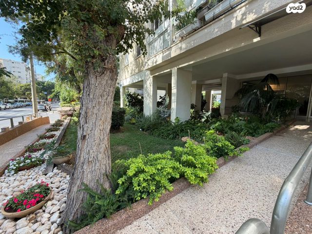 גג/ פנטהאוז, רב אשי, נווה אביבים, תל אביב יפו