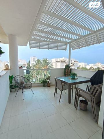 דירה, וייצמן, עיר, מרכז העיר, נהריה