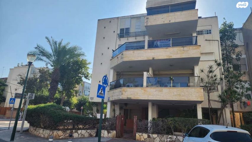 דירה, האלונים 18, קרית ביאליק