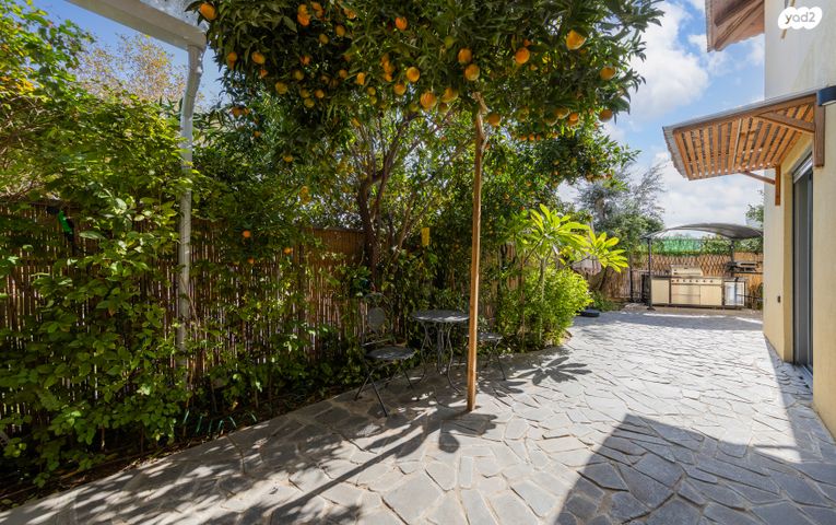 דירת גן, הדר, הוד השרון