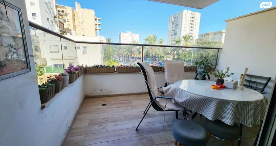 דירה, האלונים 18, קרית ביאליק