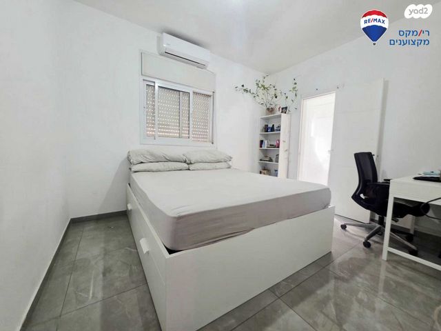 דירה, הרב עובדיה יוסף 2, חדרה