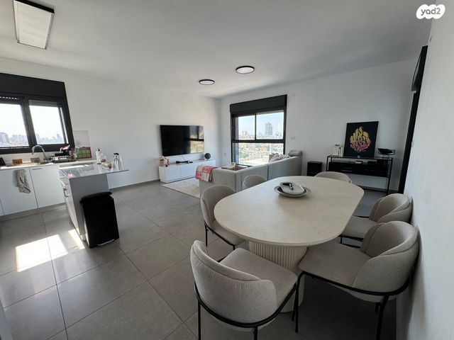 דירה, ישראל זנגוויל, צפון מזרח מרכז העיר, נתניה