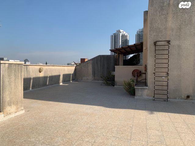 גג/ פנטהאוז, ארתור רופין 3, לב המושבה / מרכז העיר, פתח תקווה