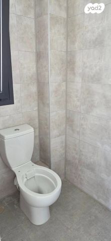 דירה, שיר השירים, גן יבנה מערב, גן יבנה