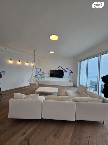 דירה, שדרות בן גוריון 2, נוף הטיילת, נתניה