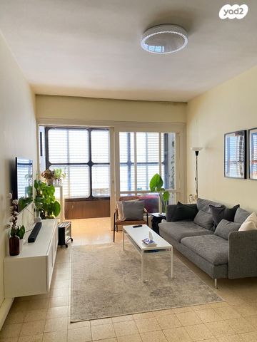 דירה, נפתלי הלל, ראשון לציון