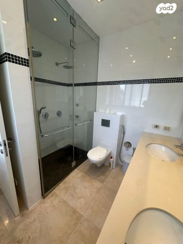 בית פרטי/ קוטג', גולן, רמת השרון