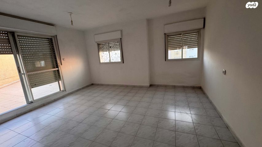 דירה, רחבעם המלך, רובע י"ג, אשדוד