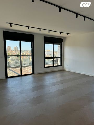 גג/ פנטהאוז, ברל כצנלסון, זיו, חיפה