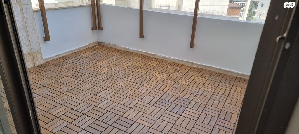 לוין קיפניס 