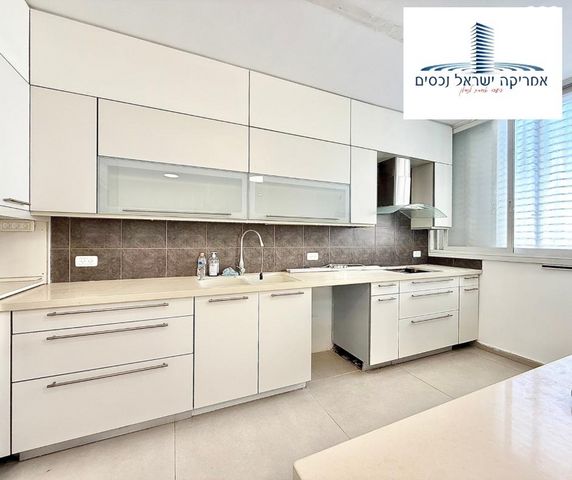 גג/ פנטהאוז, ברנשטיין כהן, קרית יערים, רמת השרון