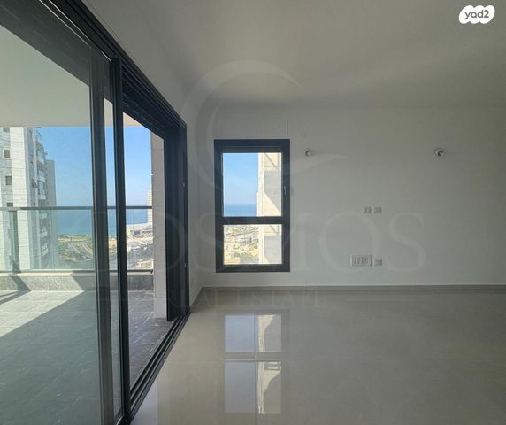 דירה, אמנון ליפקין שחק 1, נוף הטיילת, נתניה