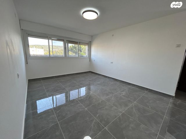 דירה, תשי"ג, מגדל העמק