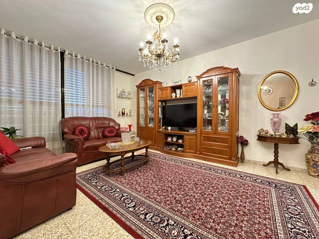 דירה, יעקב קינמון, עפולה