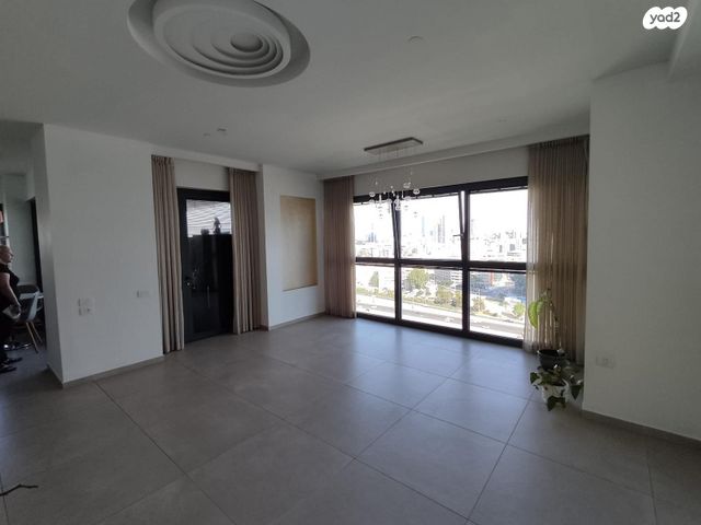 ניסים אלוני 4