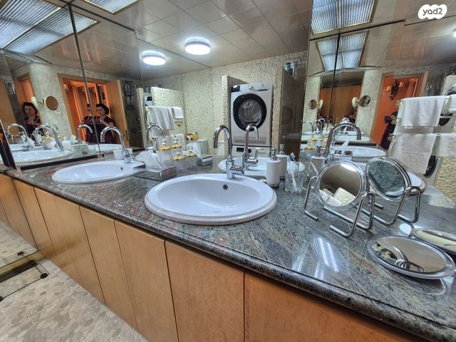 דירה, הרצליה