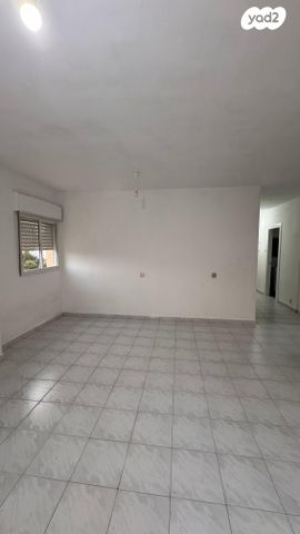 דירה, רחבעם המלך, רובע י"ג, אשדוד