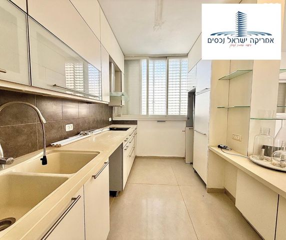 גג/ פנטהאוז, ברנשטיין כהן, קרית יערים, רמת השרון