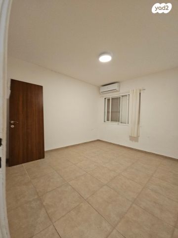 דירה, קרית אתא