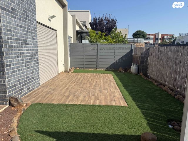 דו משפחתי, רובע 10 חן, קצרין